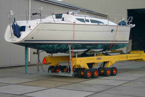 Jeanneau zeiljacht op botenwagen Yerseke Watersportservice
